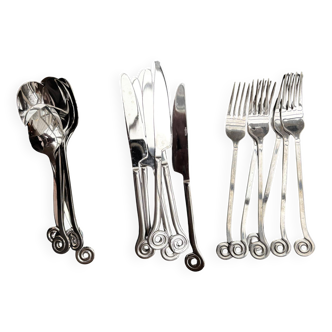 18-piece steel cutlery set