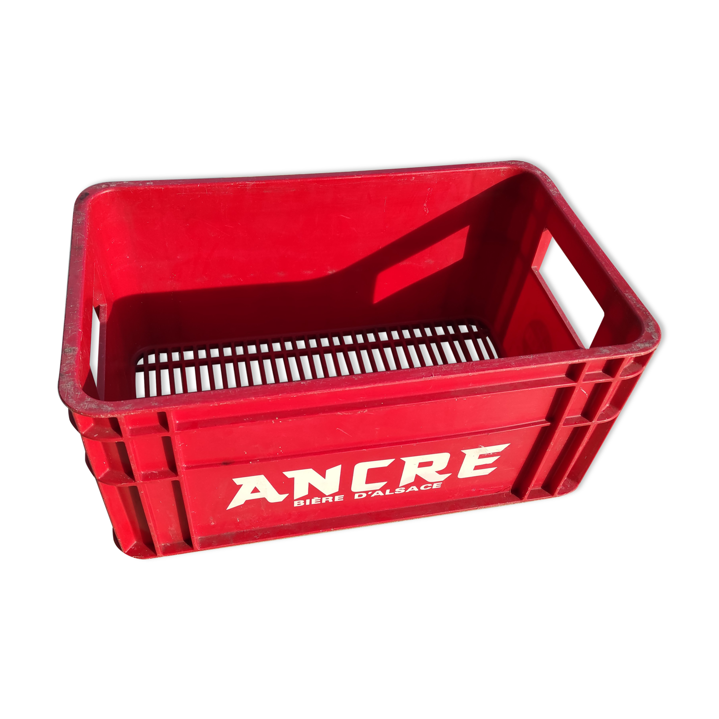 red plastic vintage locker for 35 bottles of 25 cl ANCRE beer