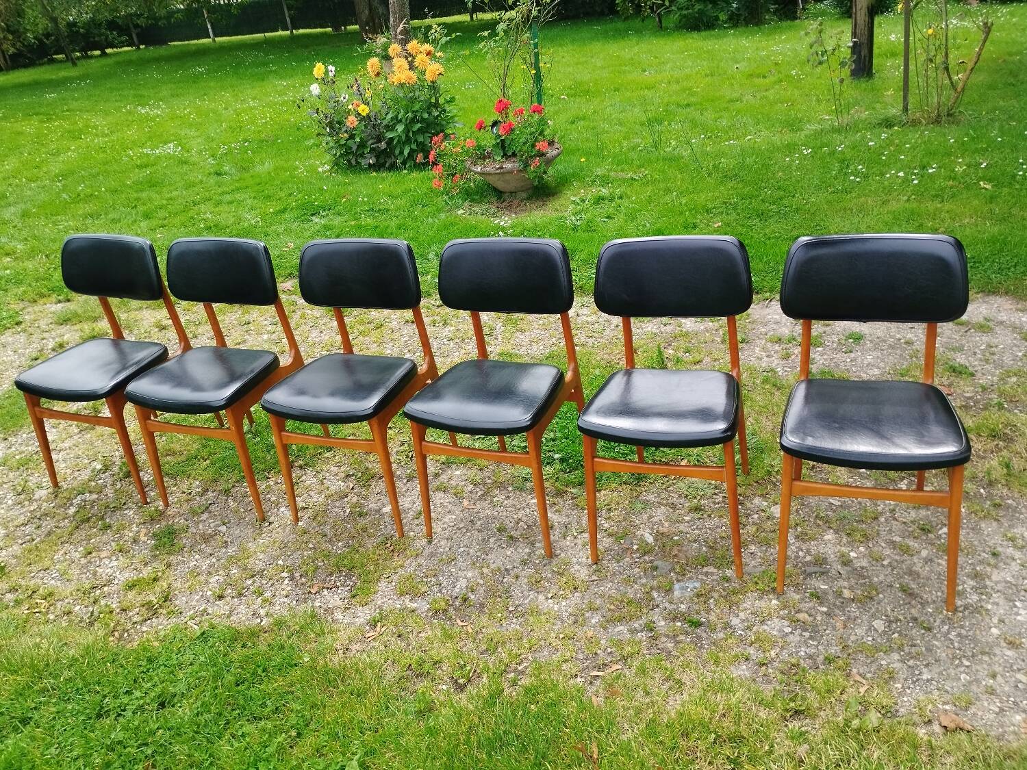 Series of 6 old Scandinavian design chairs