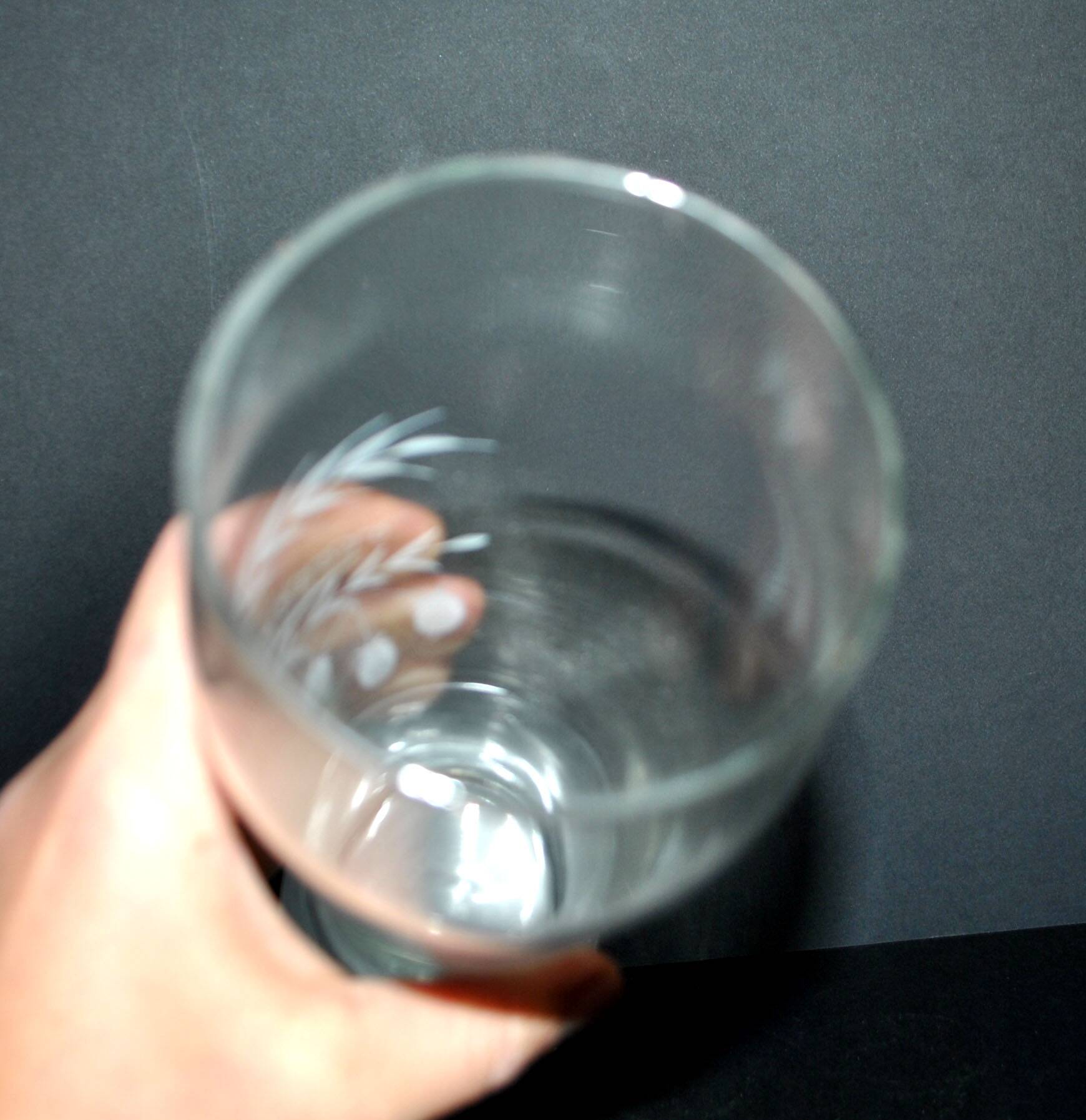 Large vintage beer glass in enamelled glass with hop flowers H22cm