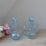 Ensemble Petits Huilier et Vinaigrier en Verre Bullé et Soufflé Bleu Signé Biot