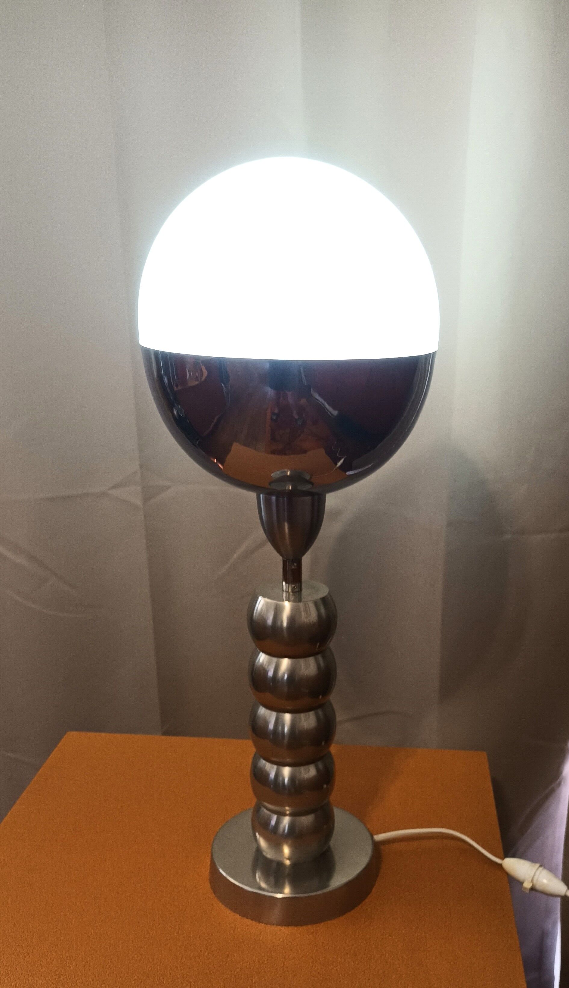 "Space Age" table lamp from the 1970s.