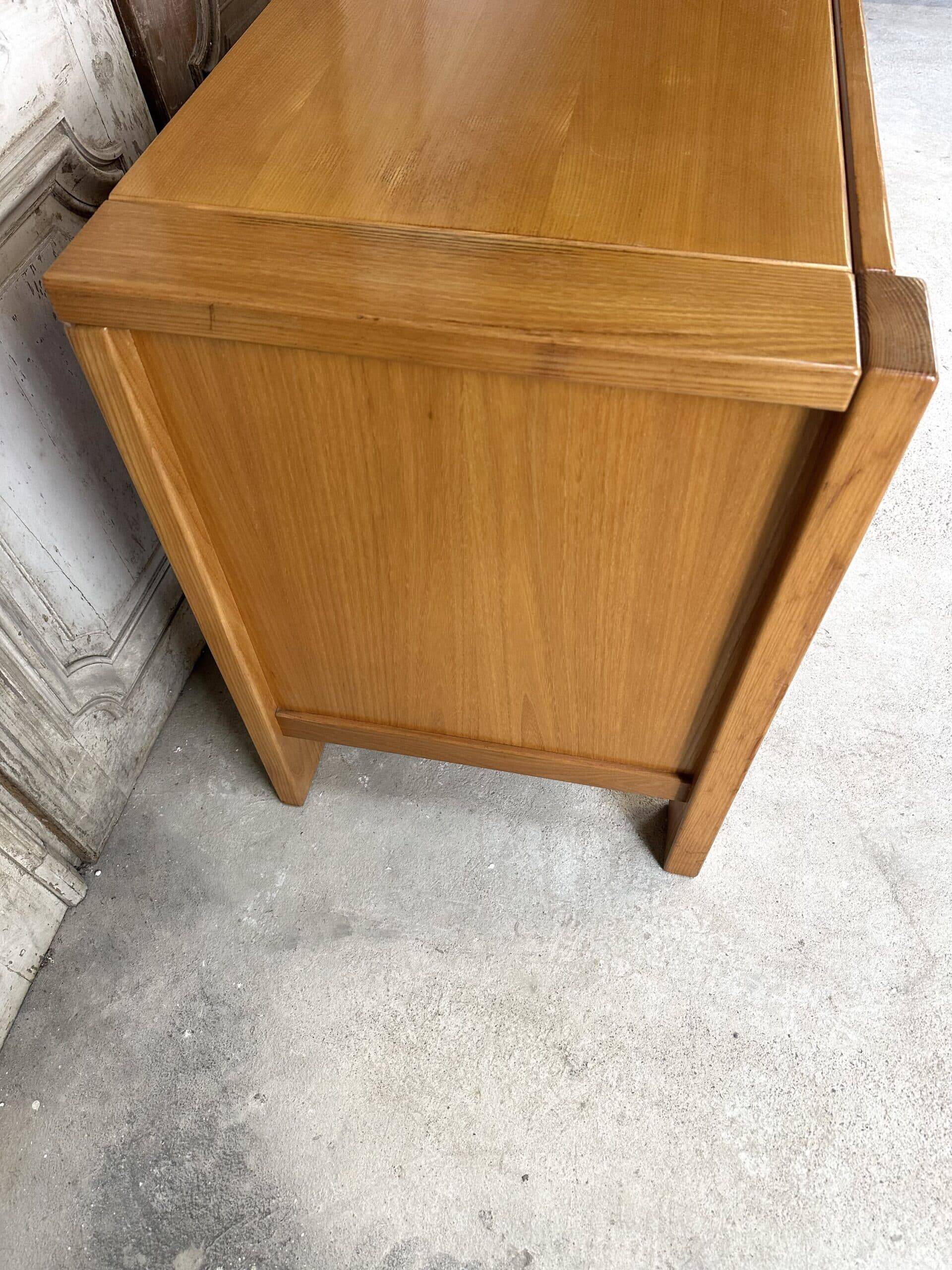 Regain style chest of drawers in elm from around 1980-90.