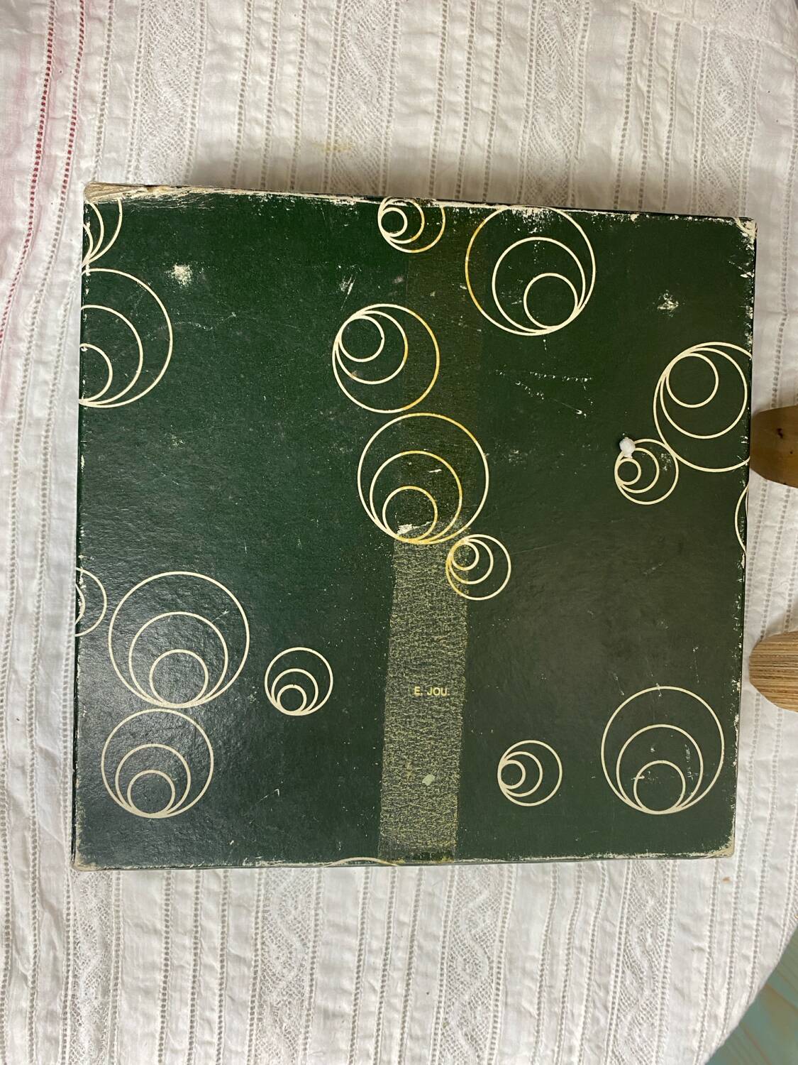 Set of 16 vintage billiard balls