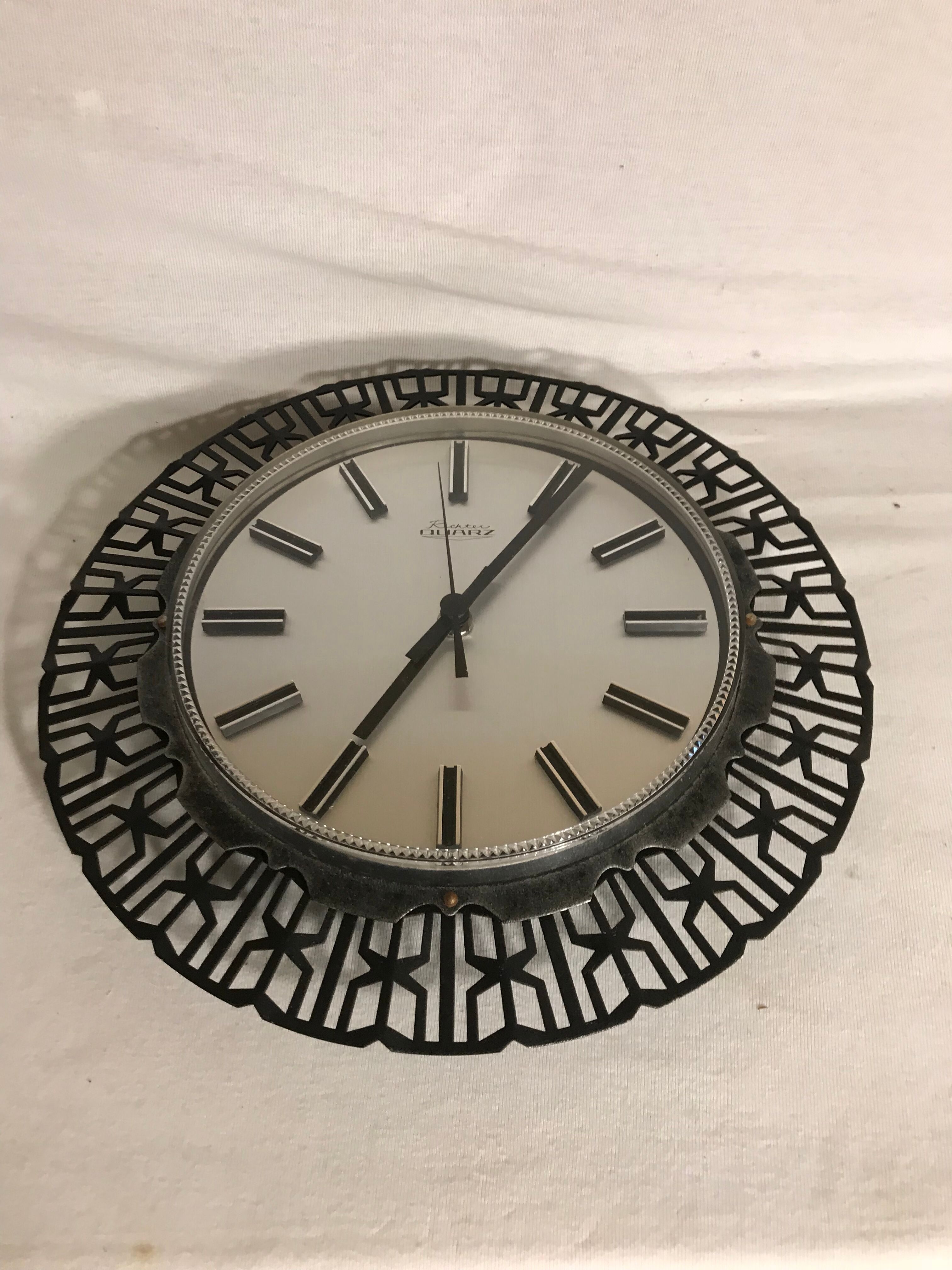 Old clock Richter quartz metal openwork 70s vintage