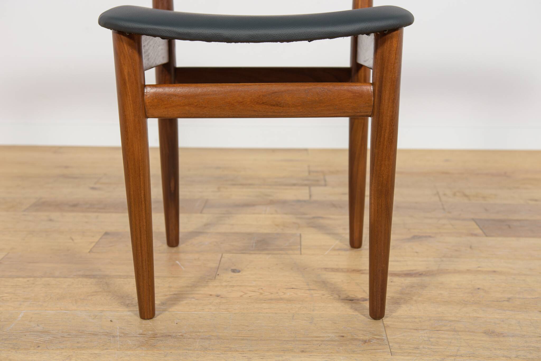 Mid-Century Teak Dining Table & Chairs by Hans Olsen for Frem Røjle.