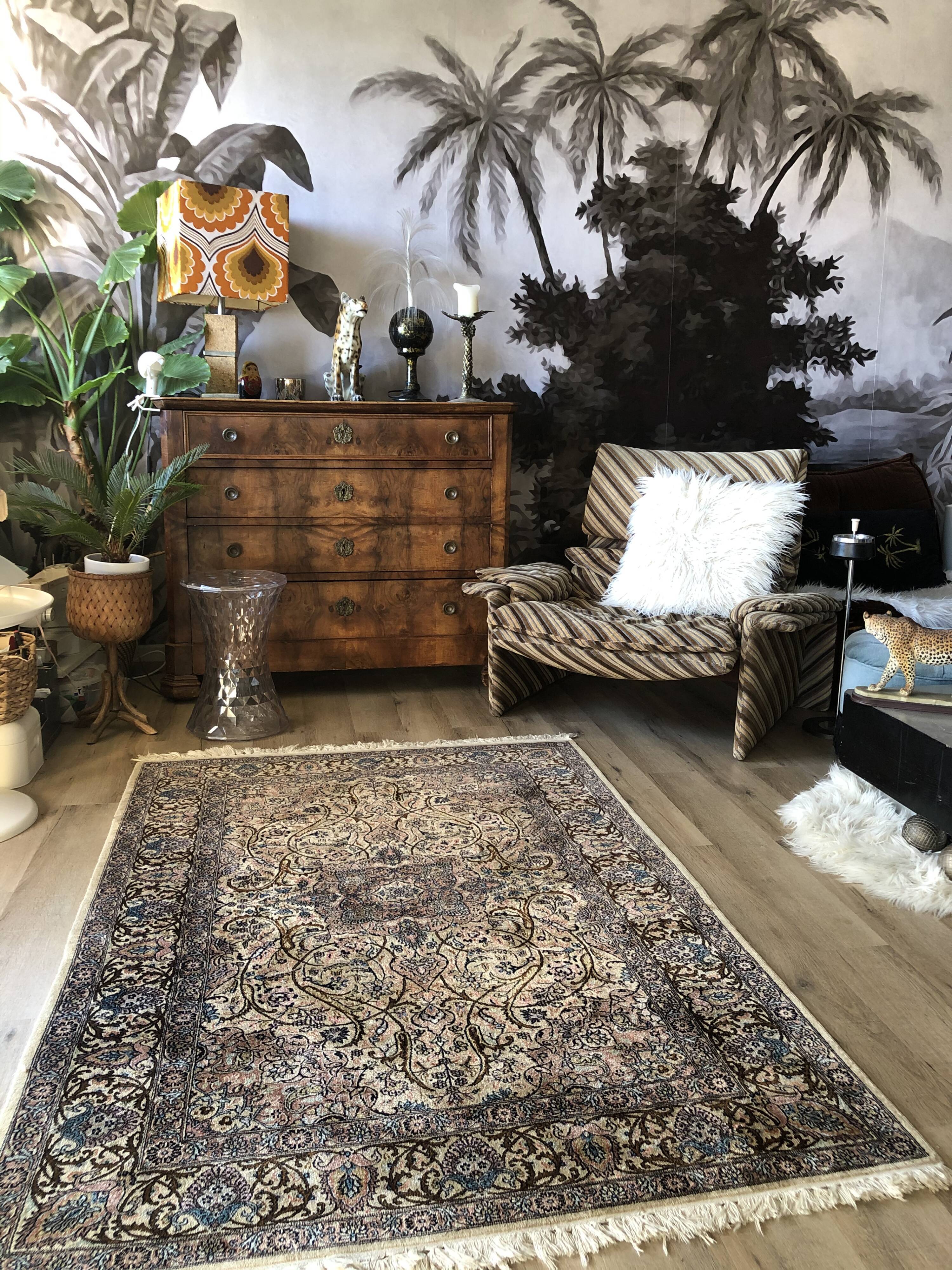 Oriental wool carpet 185x125cm