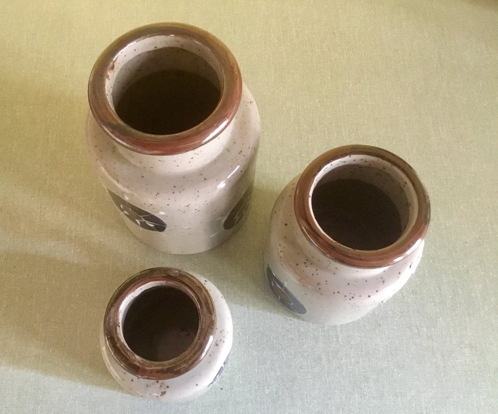 Series of sandstone pots