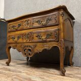 Arlesienne chest of drawers in solid walnut circa 1750