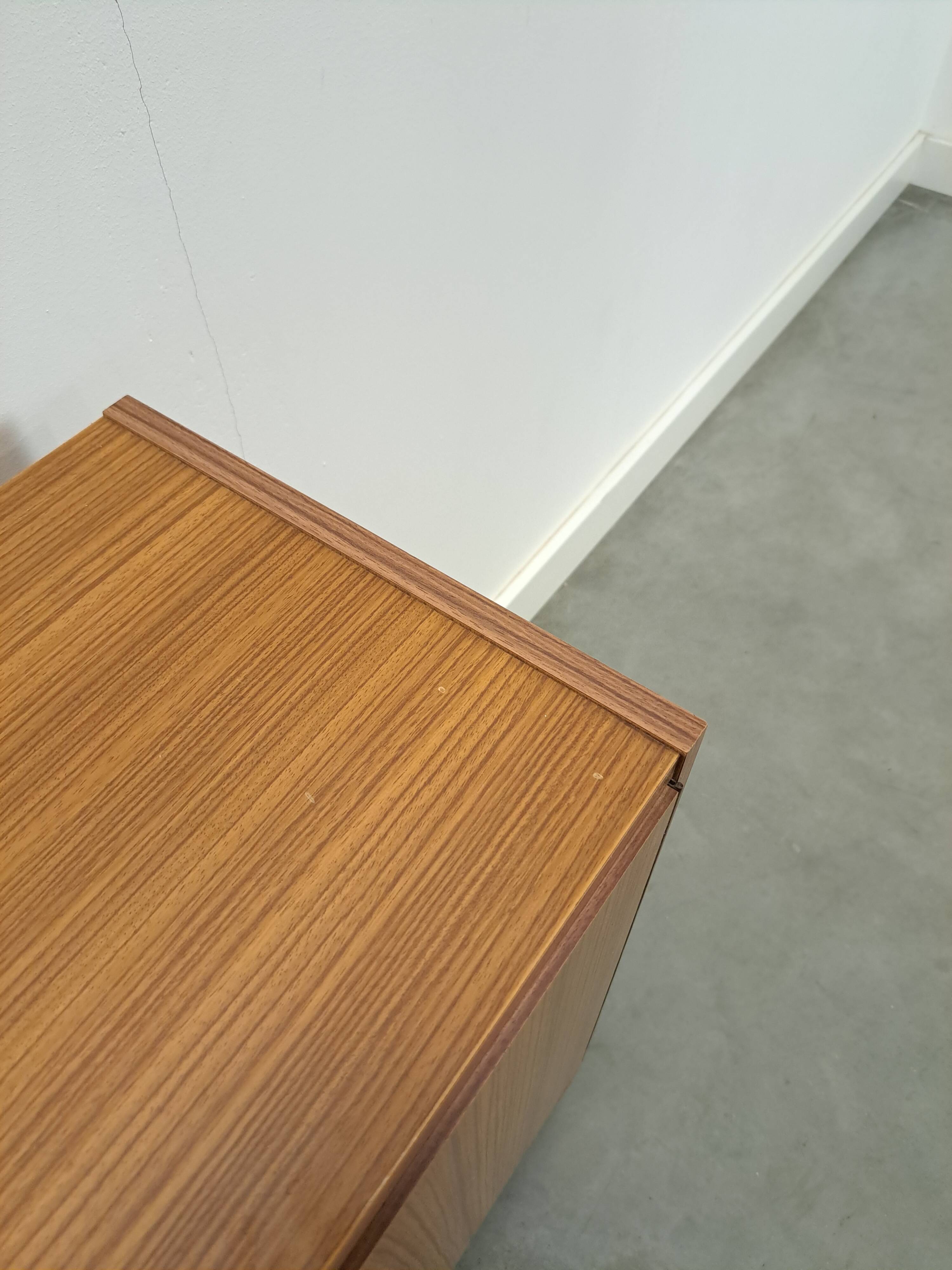 Formica kastje met lades vintage, ladekast