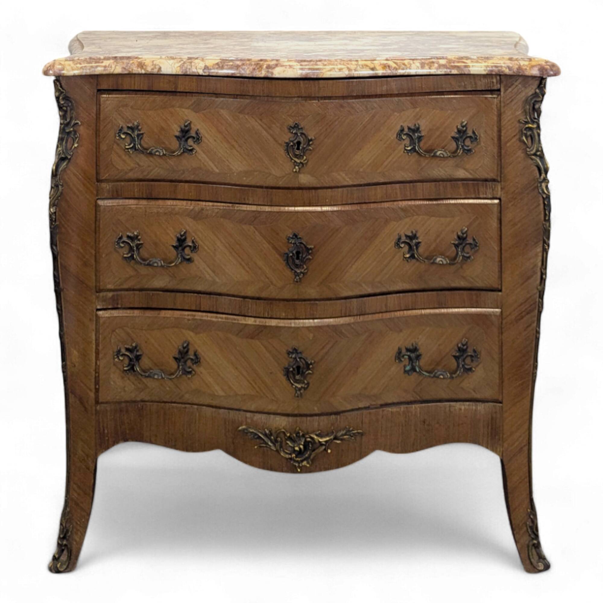 Commode de style Louis XV en marqueterie