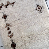 Moroccan vintage carpet Berber handmade 69cm x 137cm 1970s