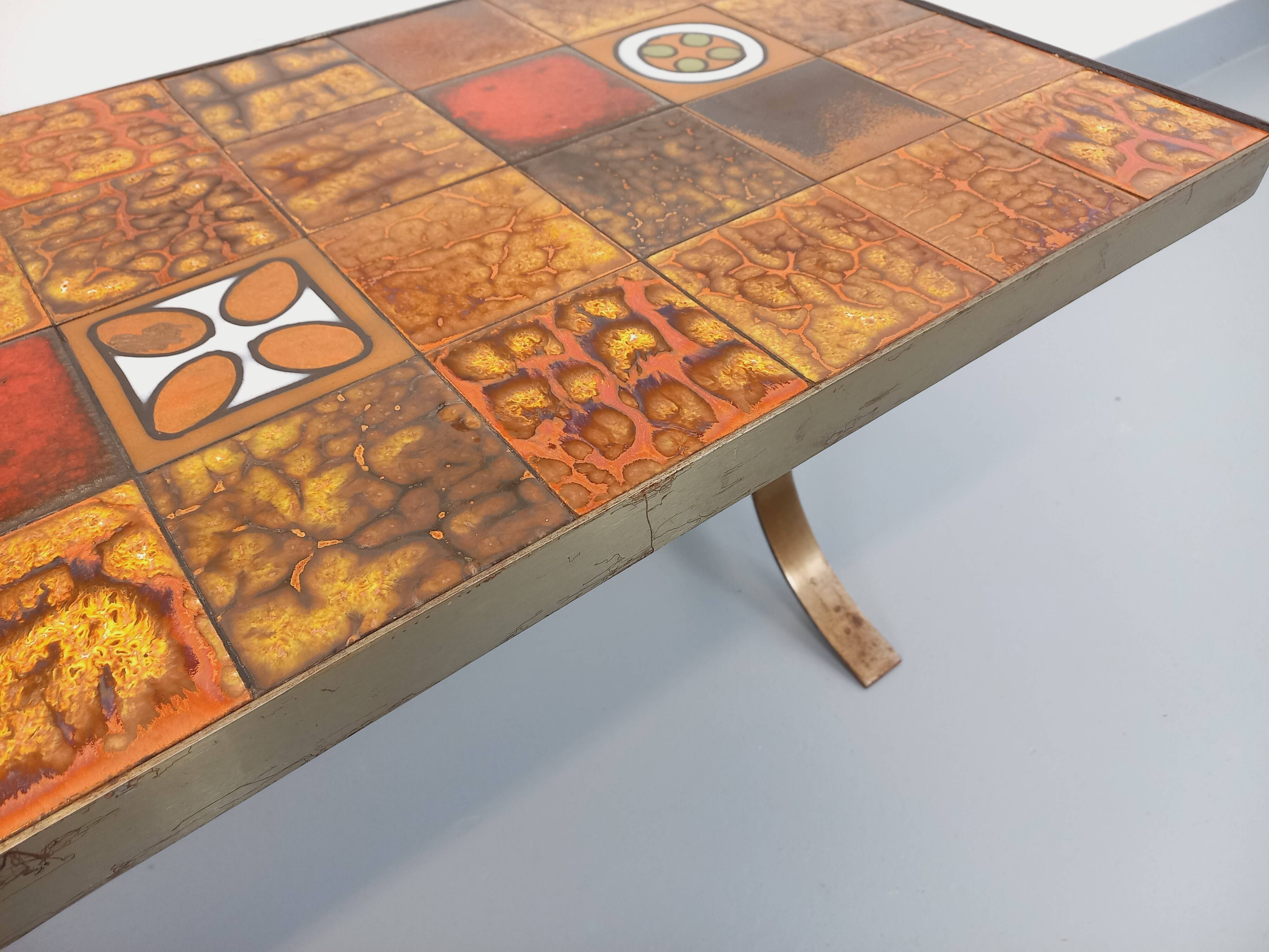 Vintage rectangular coffee table by Roche-Bobois in steel and ceramic.