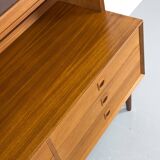 Buffet en teck avec portes en verre par Brouer Møbler, années 1960.