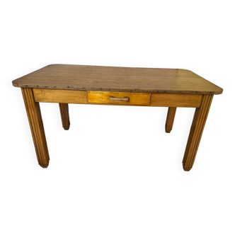 Farm table