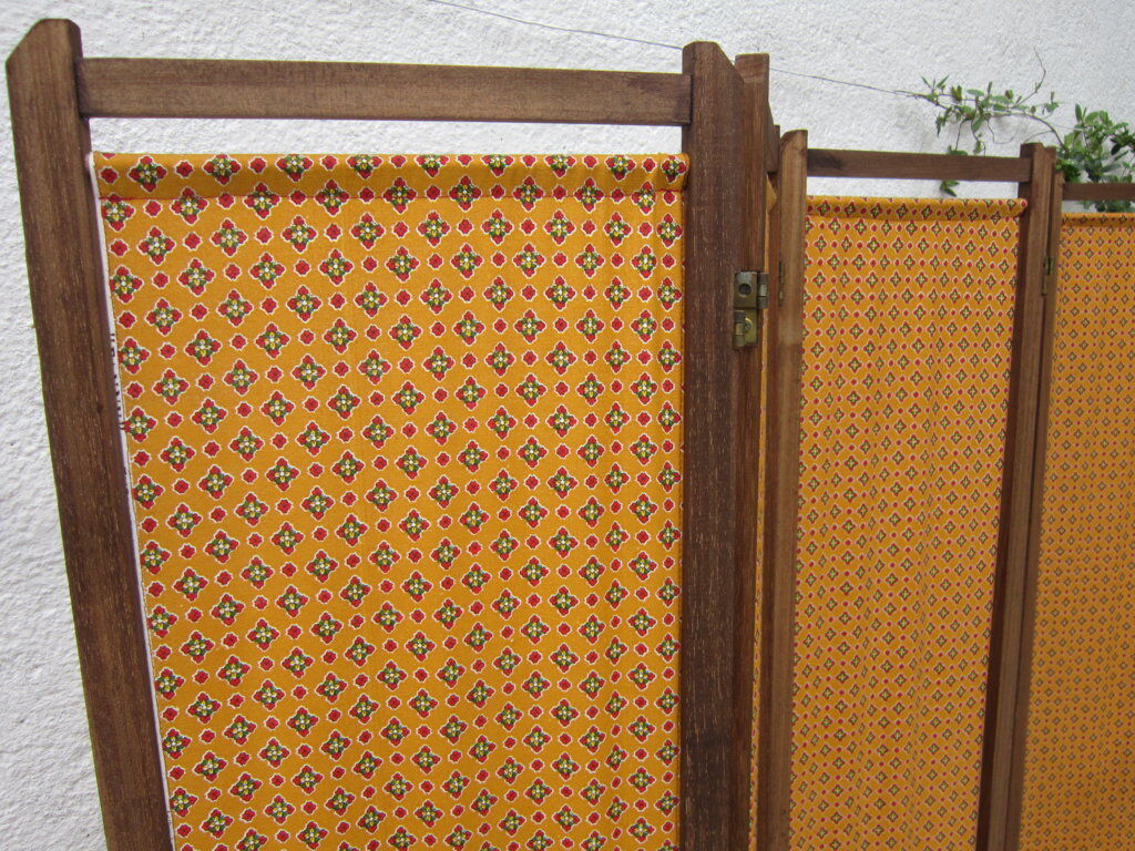 Screen 5 years 60 wood and fabric leaves