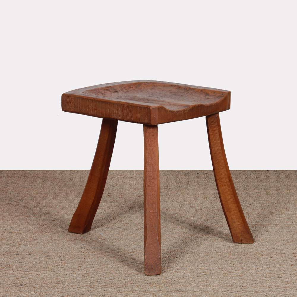 Tabouret tripode dans le goût des Ateliers de Marolles, 1960
