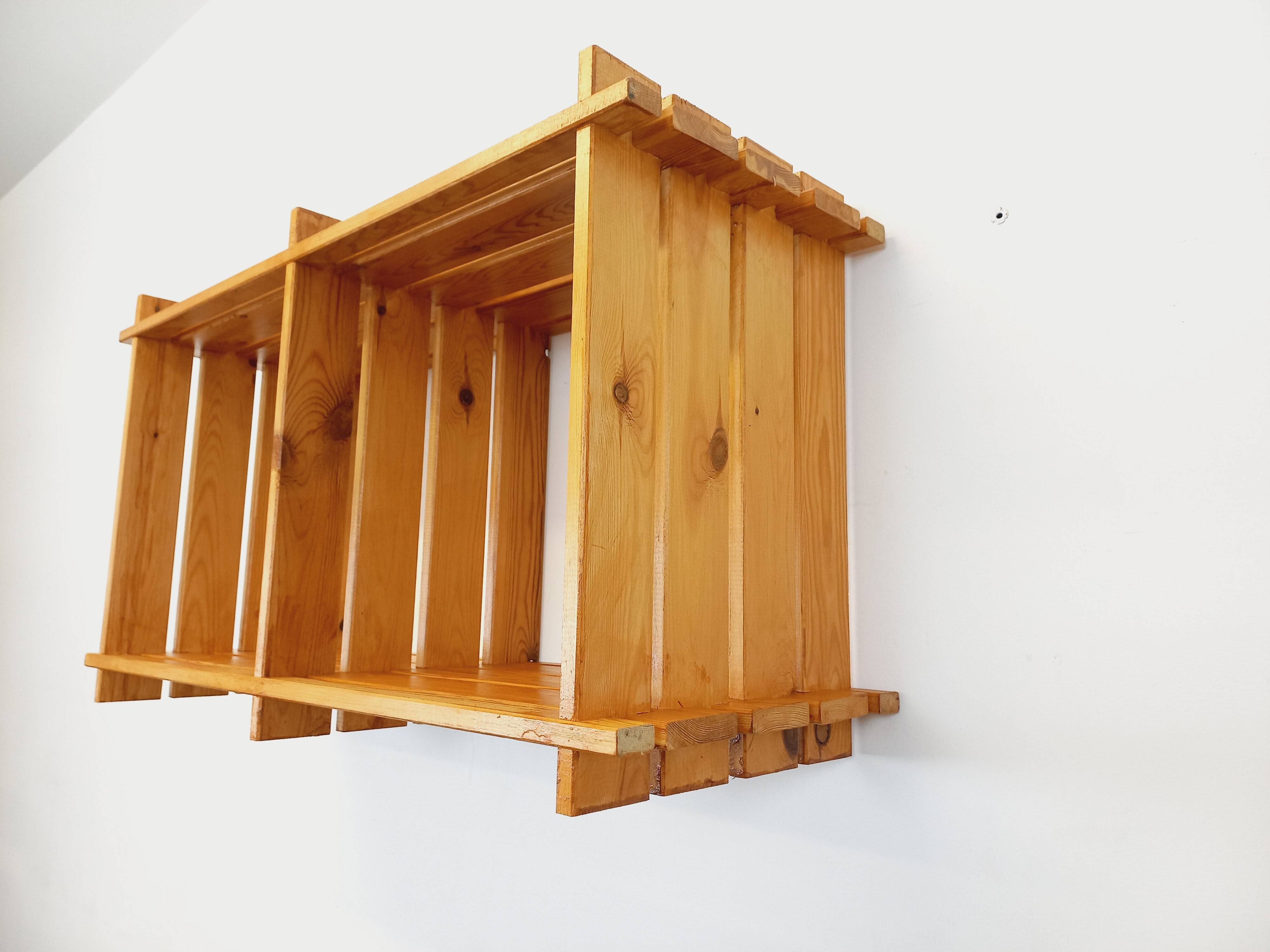 Pair of vintage pine wall shelves, from the 80s