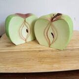 Salt and pepper apple service