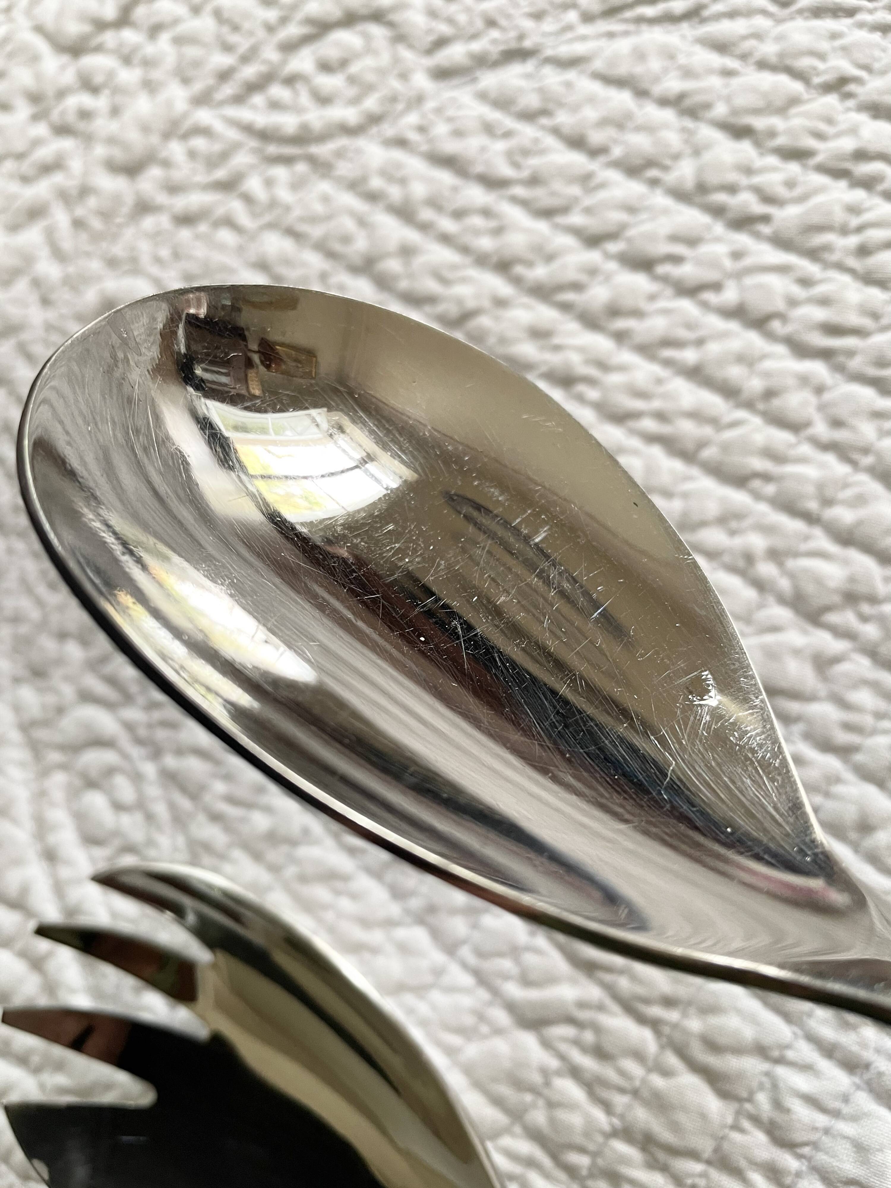 Serving cutlery with bamboo and stainless steel handles