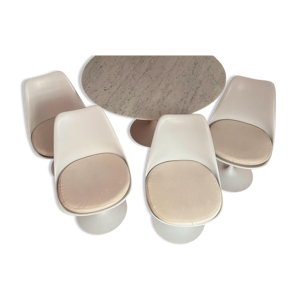 Chaises tulip d'eero