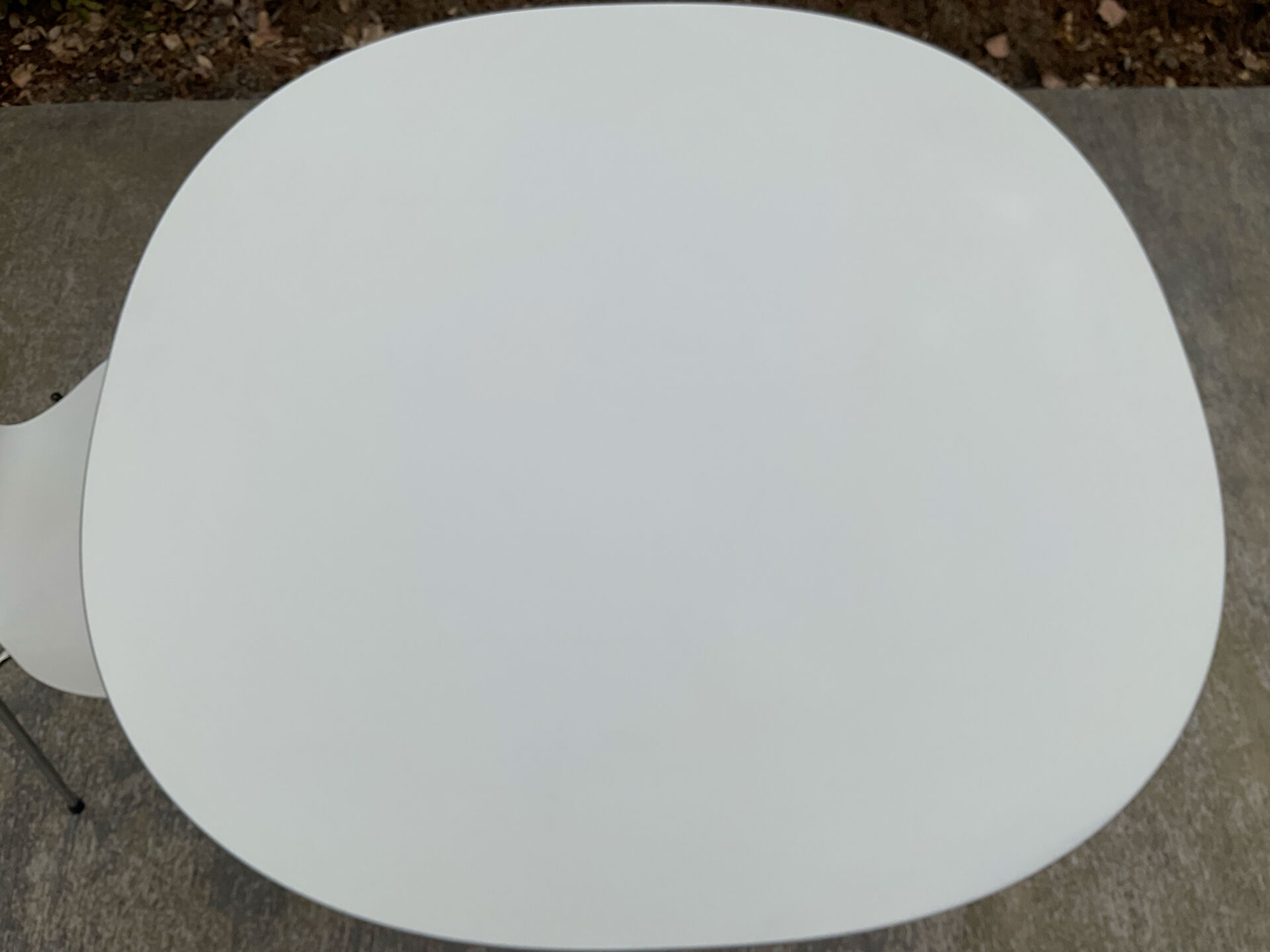 Dining table "Ellipse" by Arne Jacobsen for Fritz Hansen