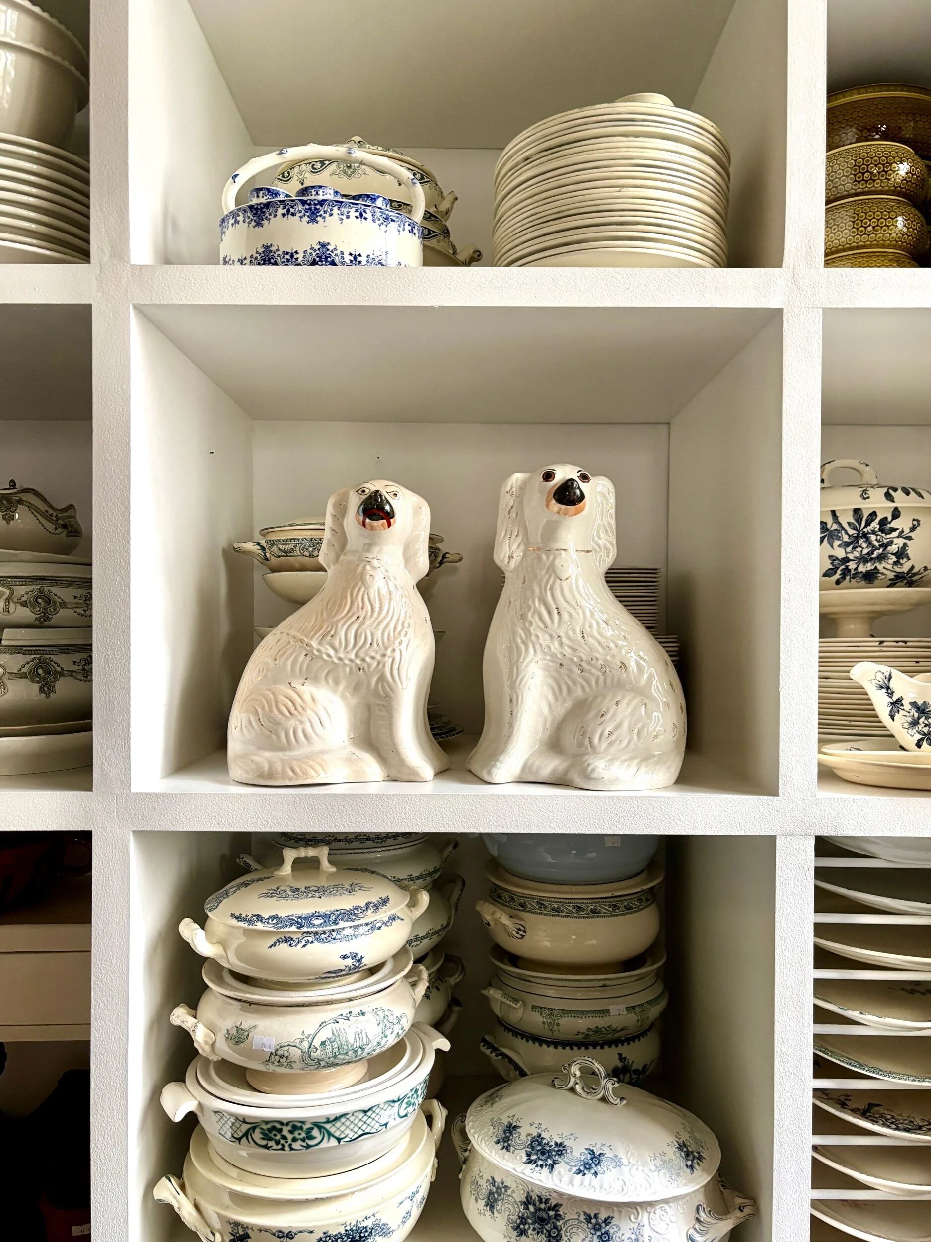 Dog, Cavalier King Charles in Staffordshire earthenware no. 9, circa 1860