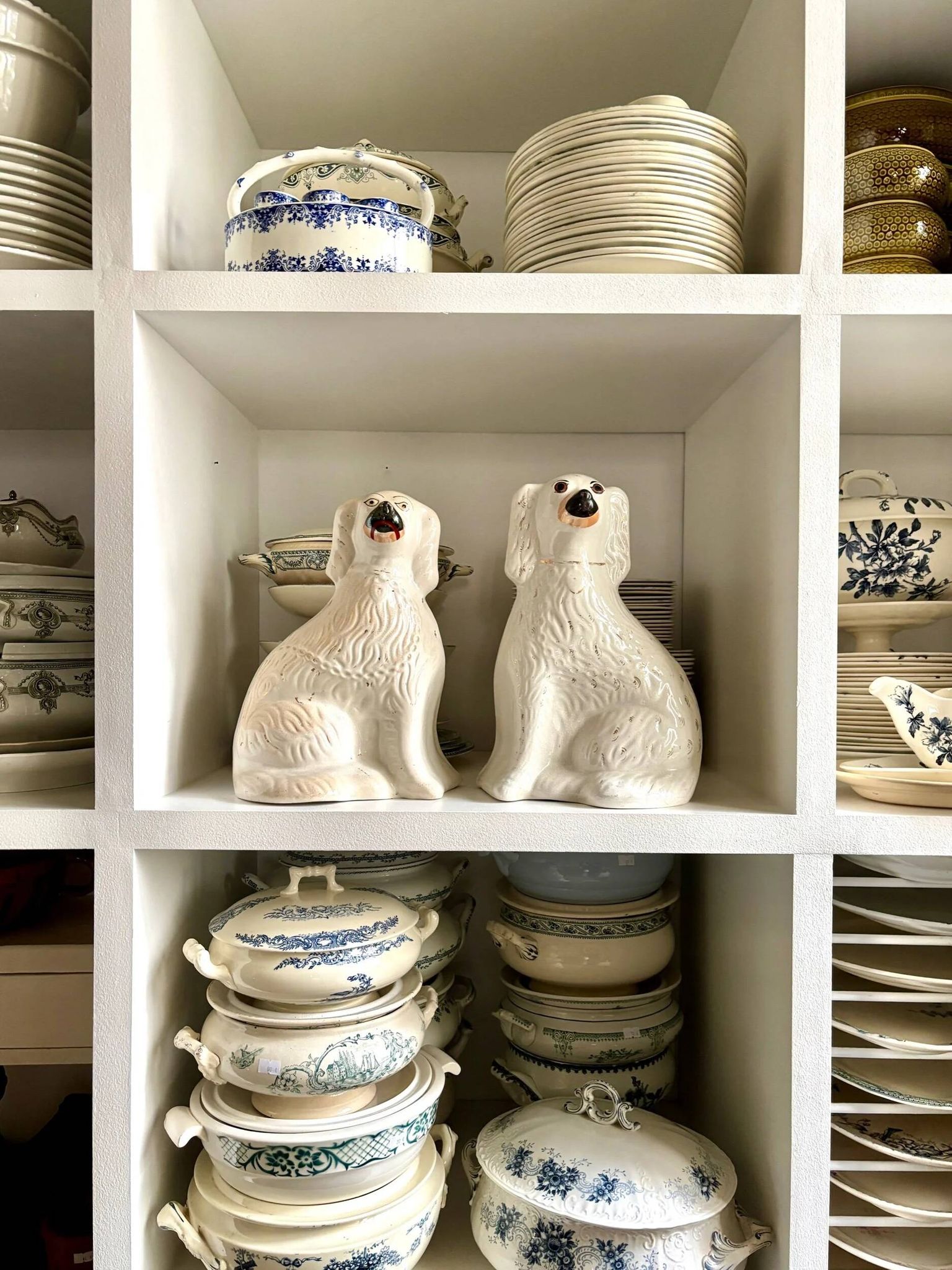 Dog, Cavalier King Charles in Staffordshire earthenware no. 9, circa 1860
