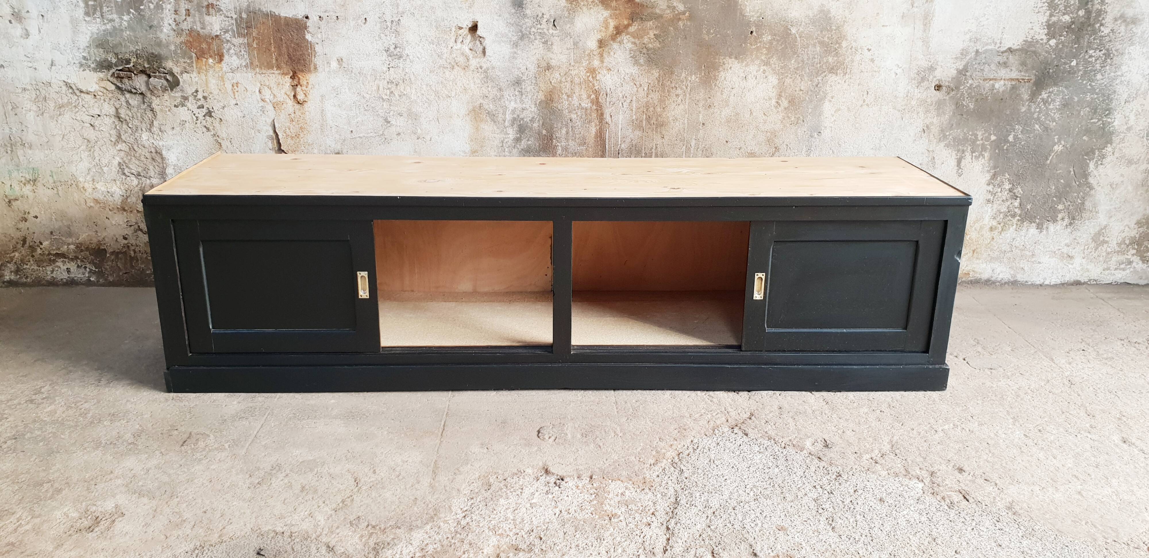 Trade furniture