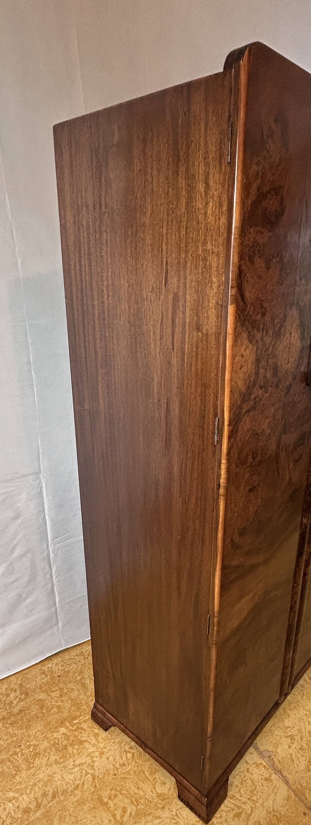 Art deco vintage brocante bachelor wardrobe burr walnut 1920-1930