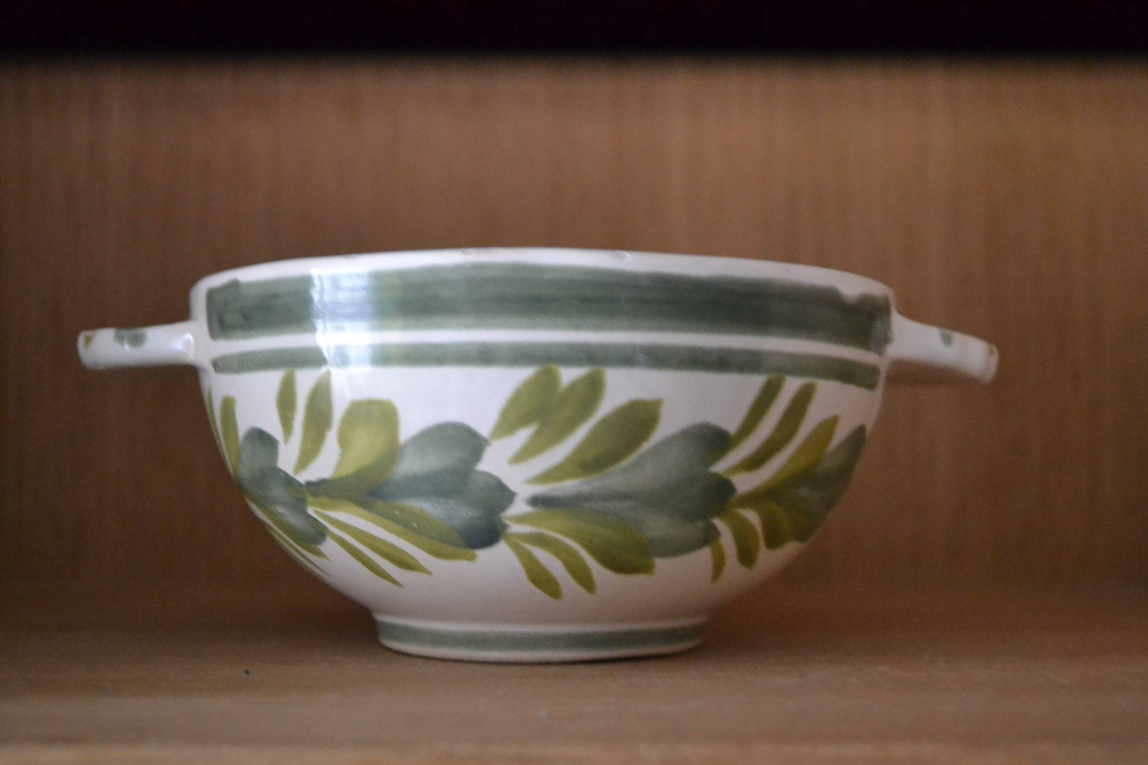 Quimper bowl with handles