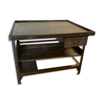 Former postal sorting table La Poste PTT 70