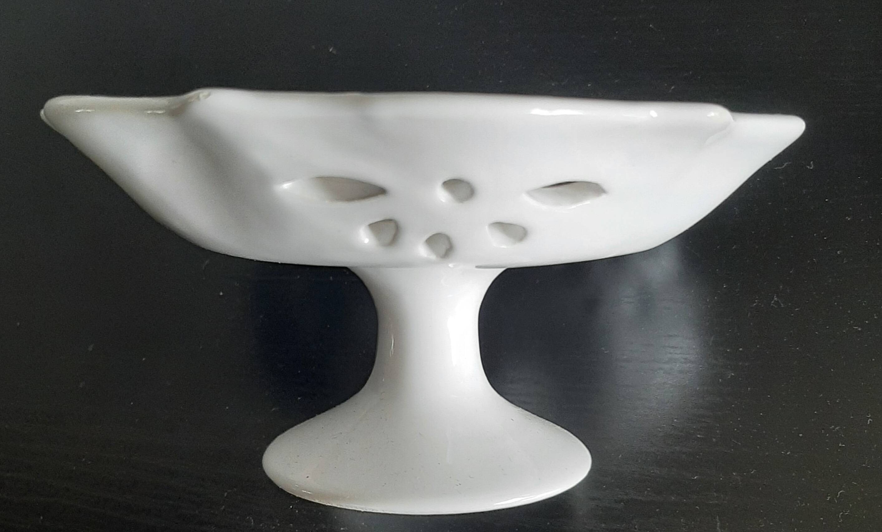 Small porcelain fruit bowl from Moustiers Ysl