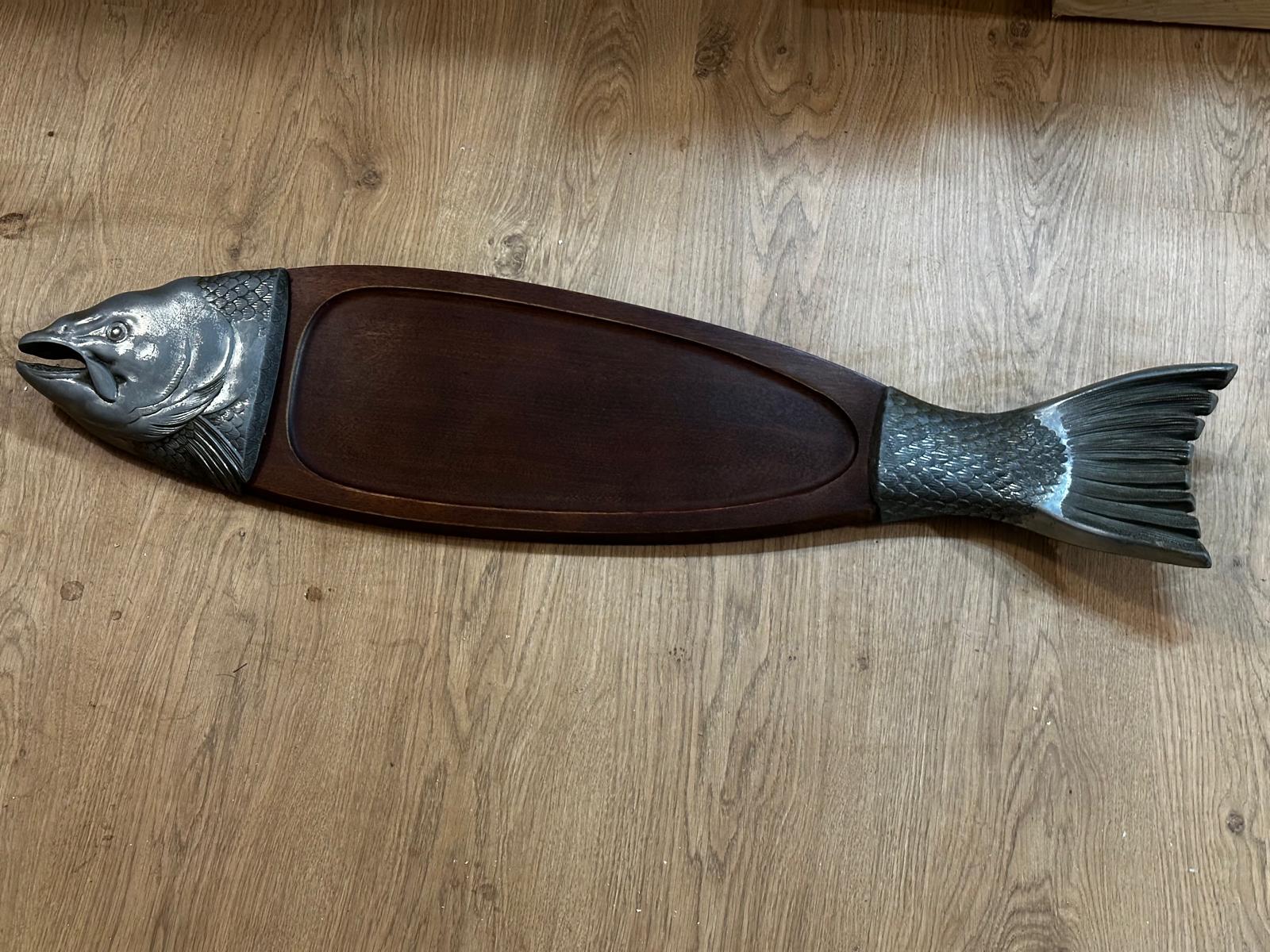 Plat poisson vintage bois et Métal– plateau de service saumon/truite –