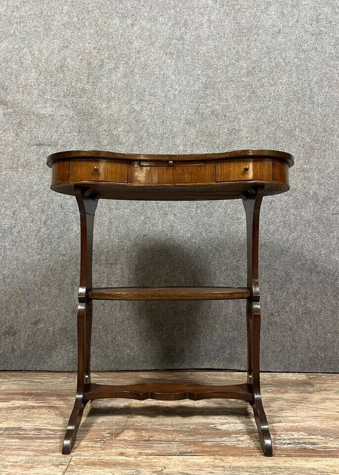 Kidney-shaped ceremonial table with fan-shaped marquetry top, Louis XVI style, circa 1900