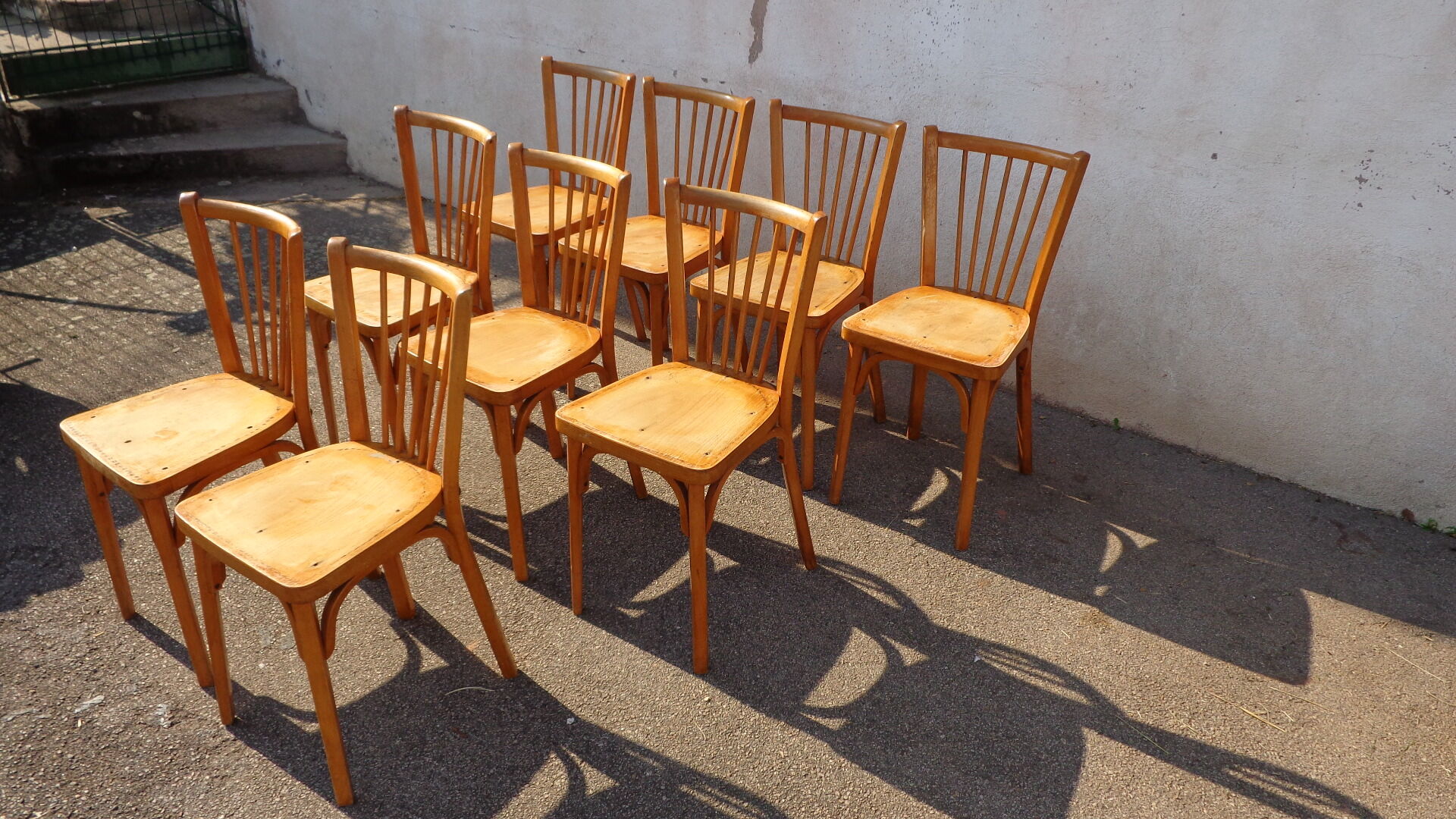 Série de 9 chaises Baumann