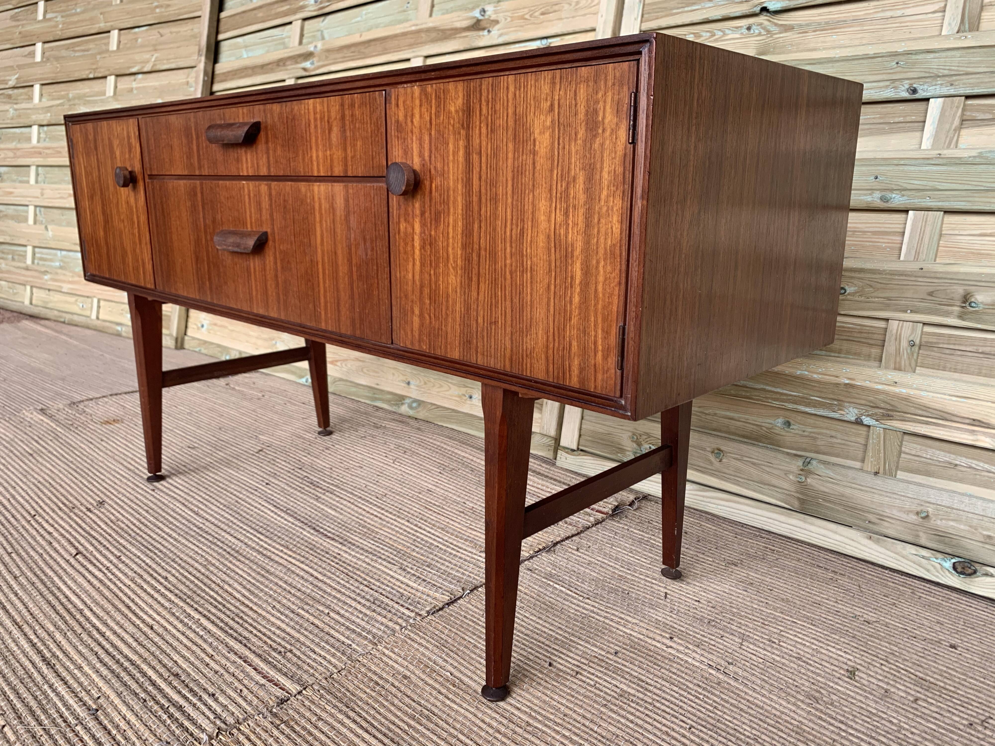 Small Scandinavian rosewood line