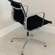 Fauteuil modèle 107 de Charles & Ray pour Vitra