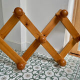 Pine accordion coat rack