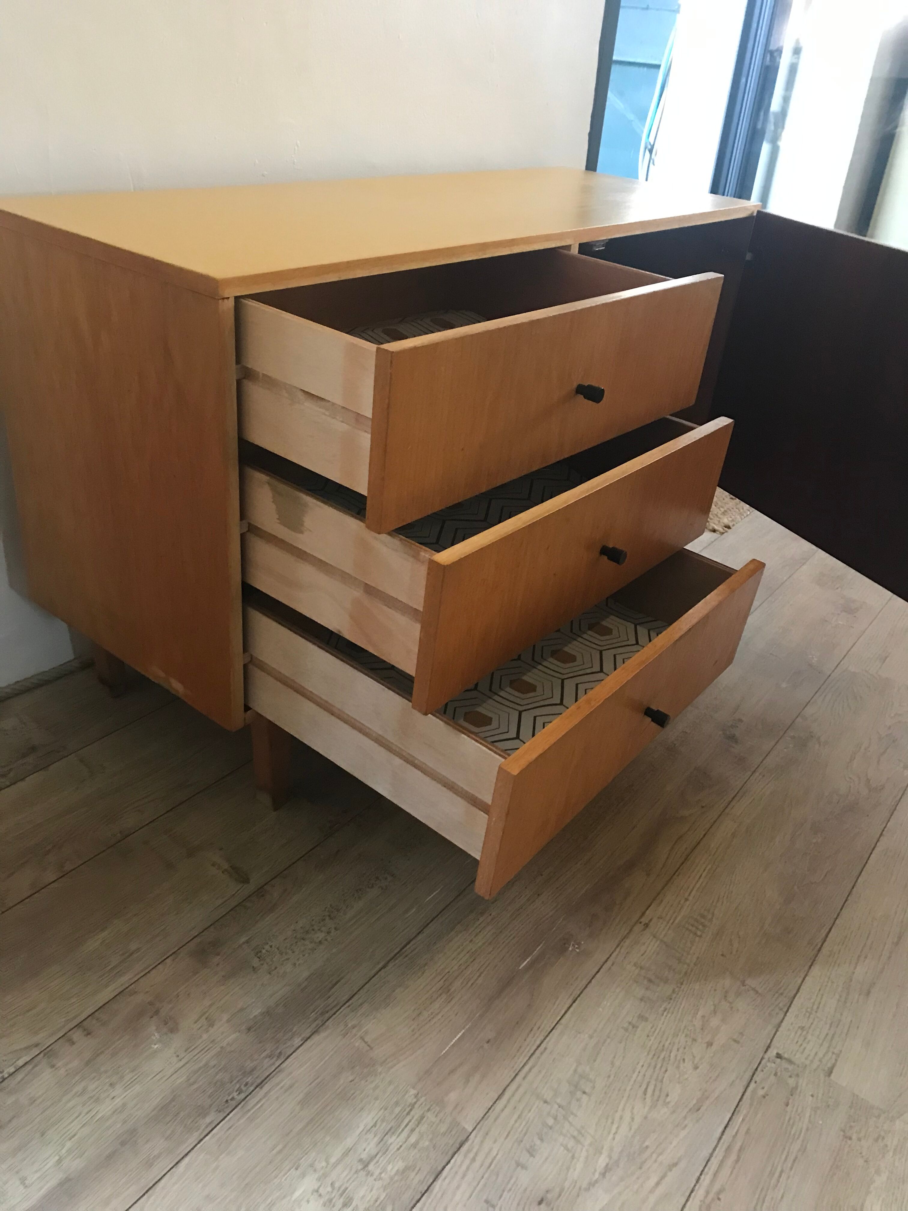 Enfilade buffet vintage stockings 1960-1980's