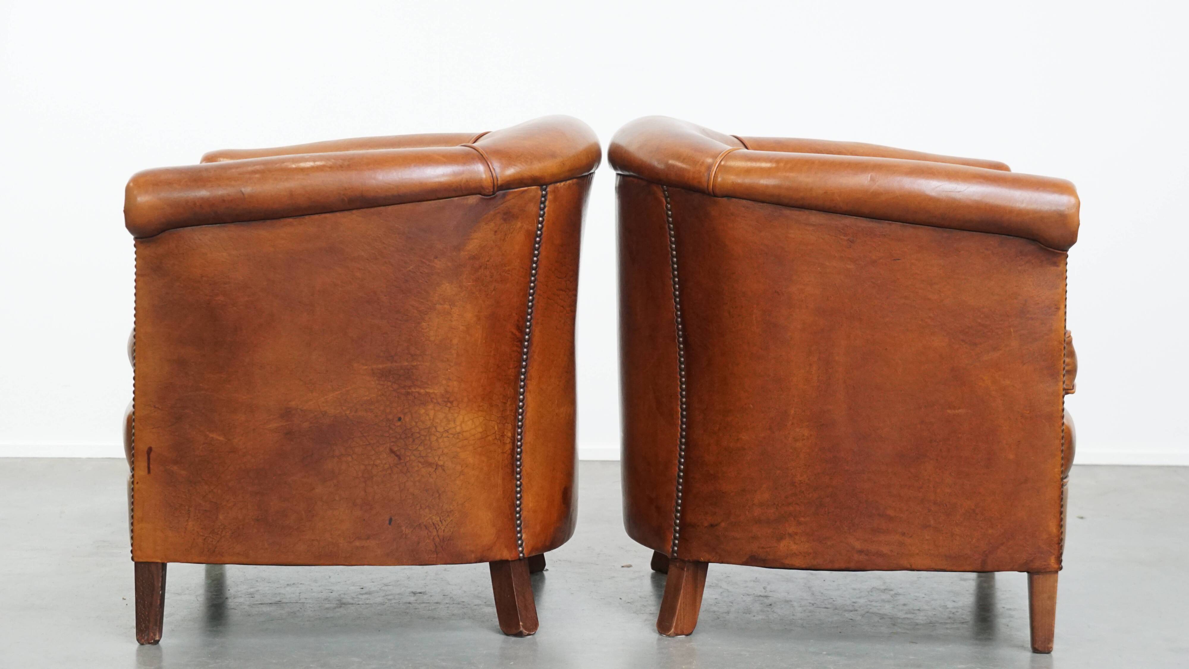 Set of 2 sheepskin leather club chairs