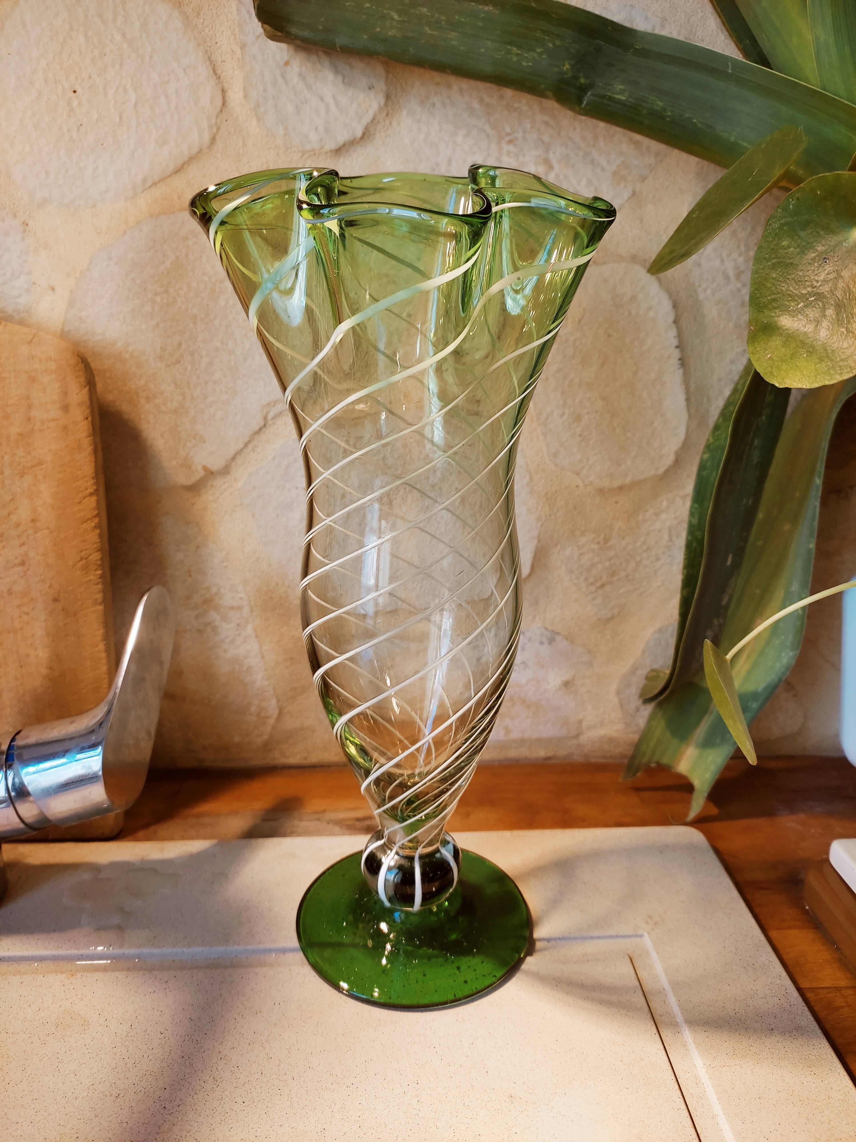 Vase in gradients of green Murano