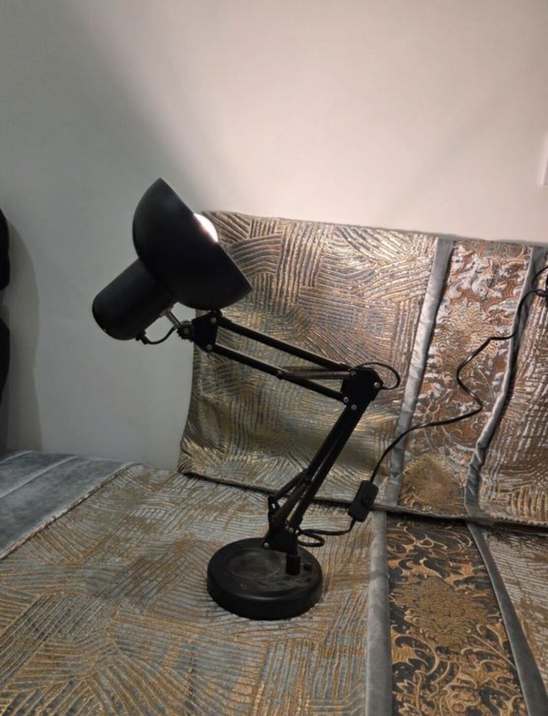 Vintage articulated black lamp