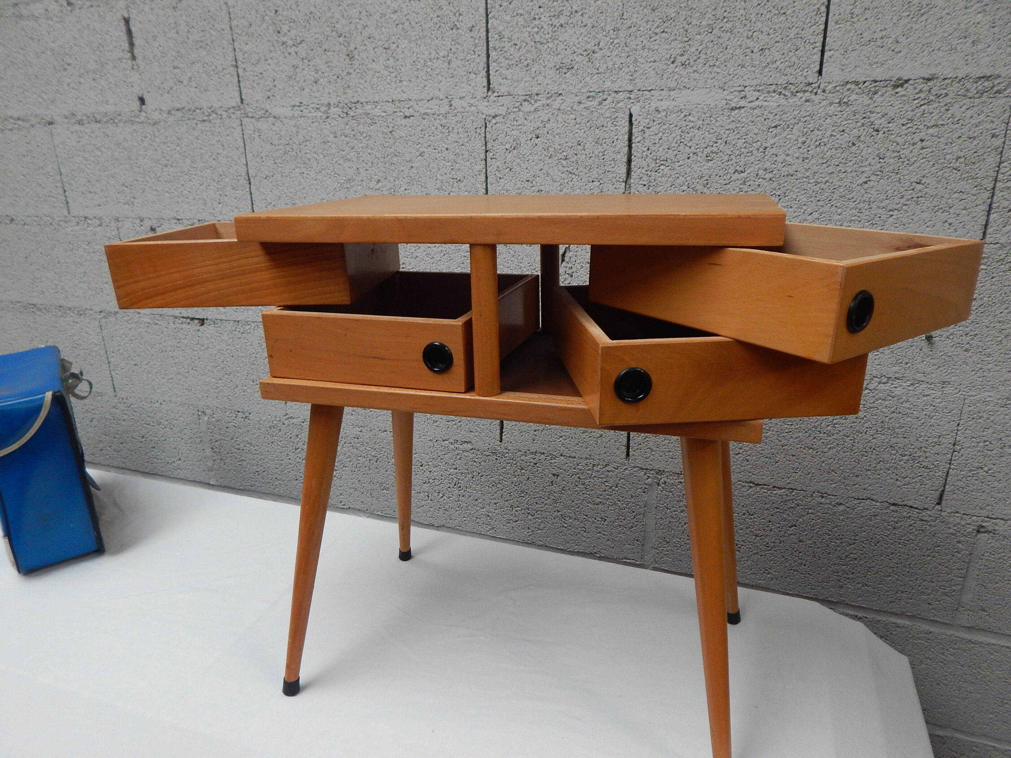 Worker vintage year 50-60