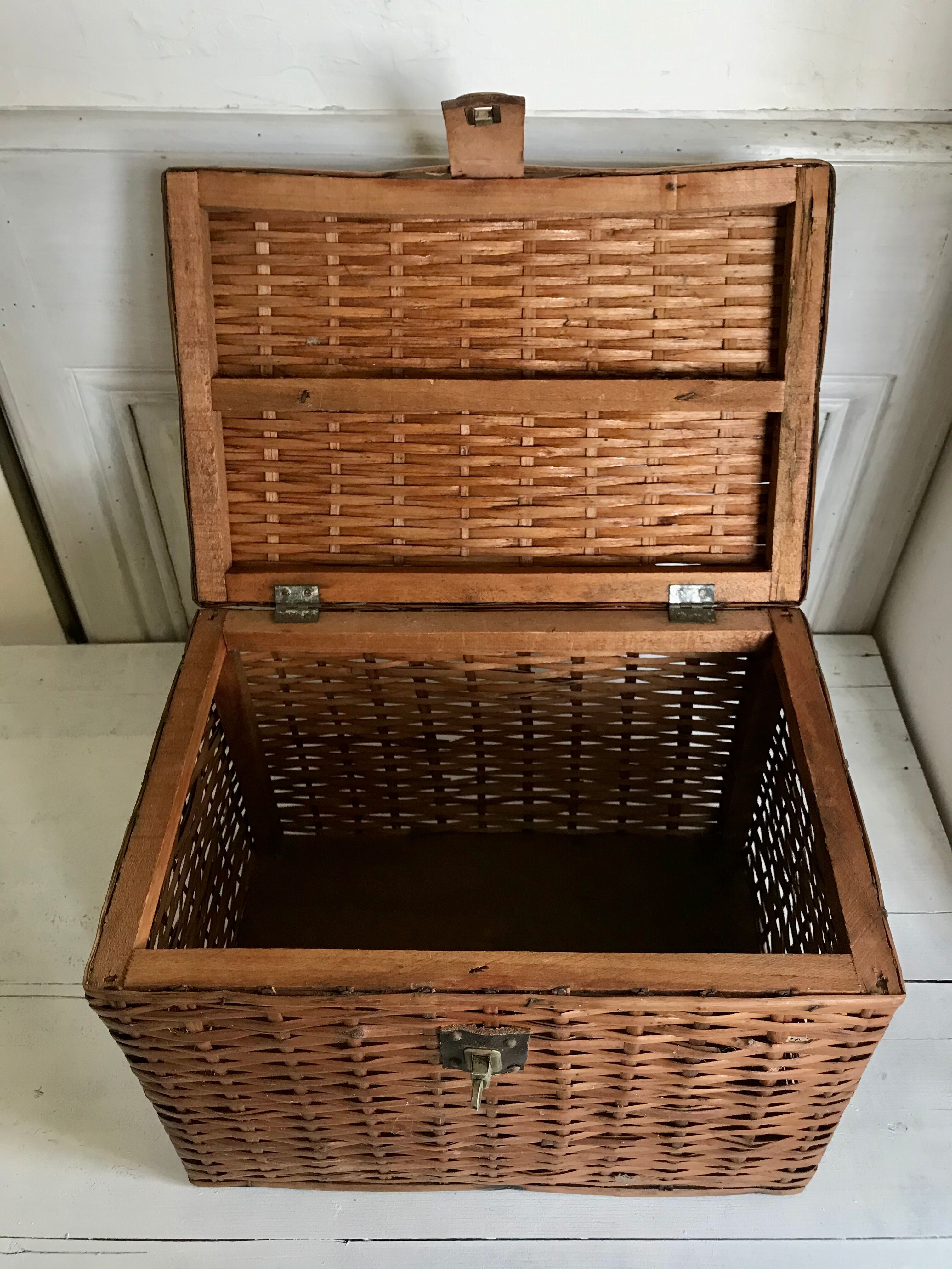 Ratin lid basket