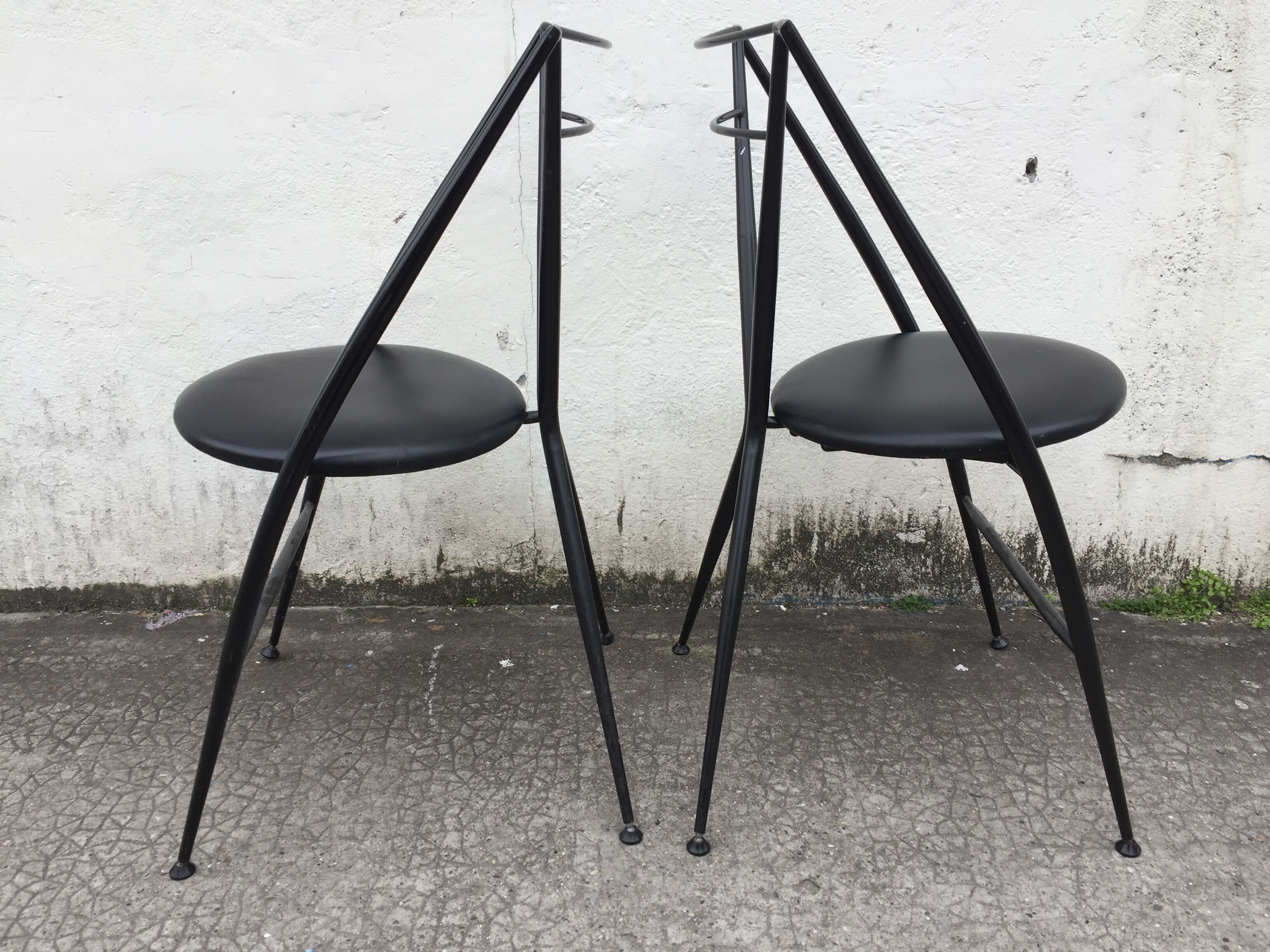 Folding chairs of the designer Hiroyuki Yamakado