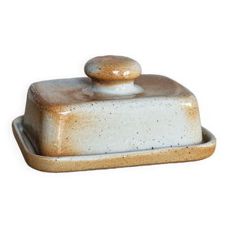 Butter dish in Marais sandstone