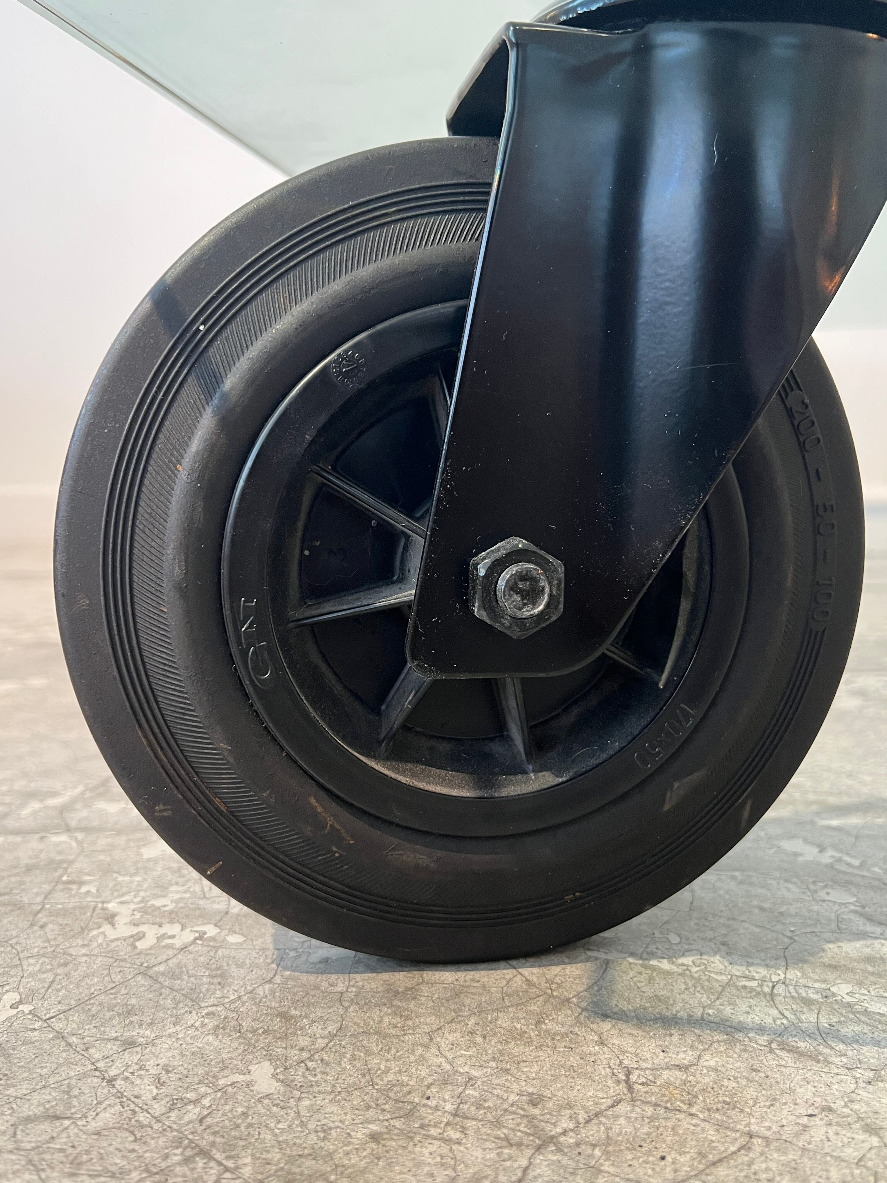 Tavolo coffee table con ruote by Gae Aulenti for Fontana Arte 1980