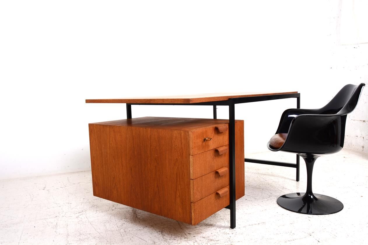 Bureau des années 50 en teck et métal.