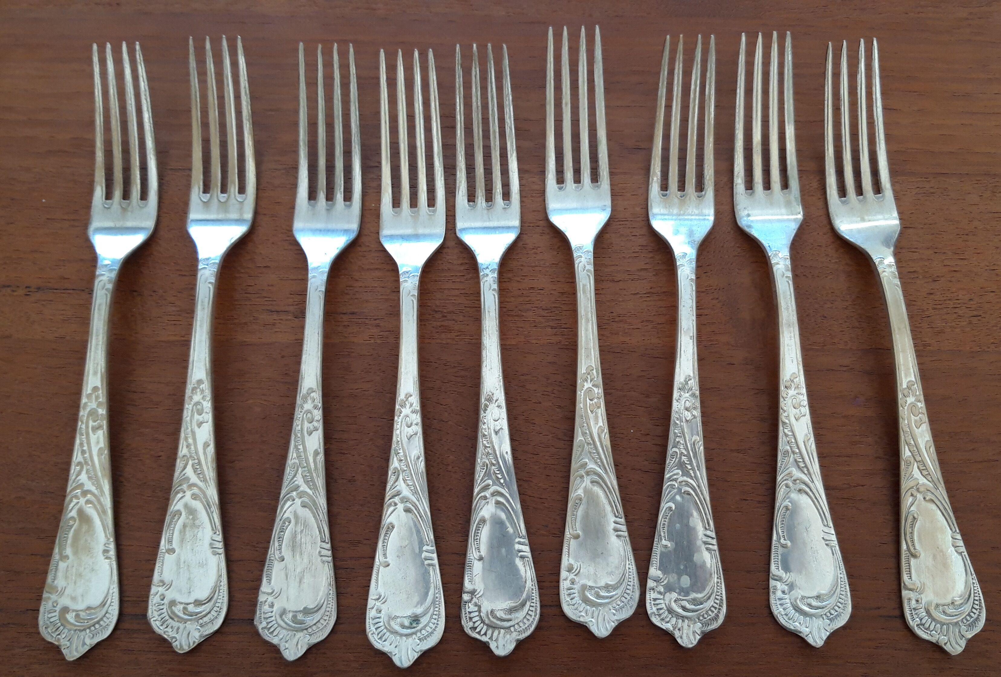 Set of silvered metal cutlery 1/1000th